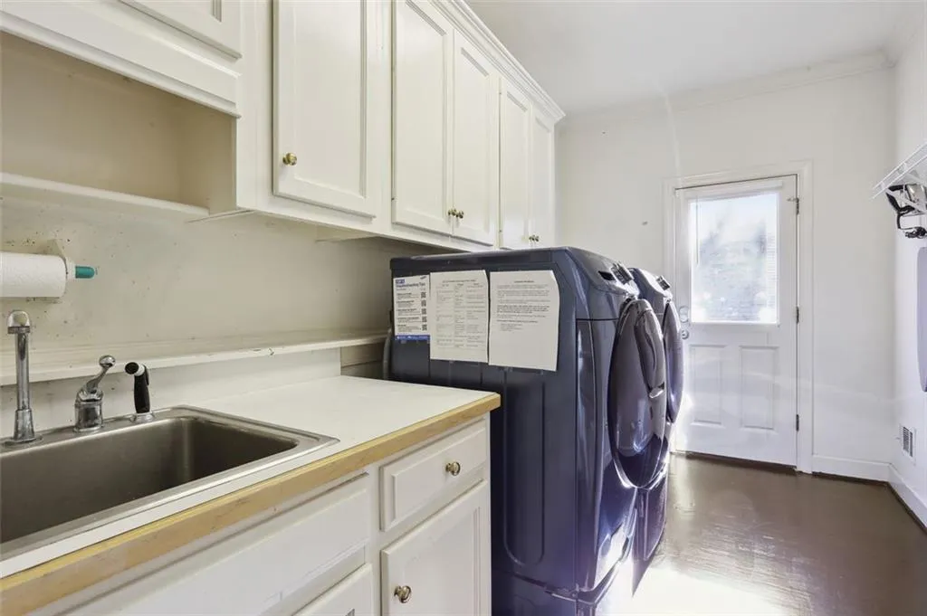 8210 Grogans Ferry Road, Atlanta, Georgia 30350, 5 Bedrooms Bedrooms, ,4 BathroomsBathrooms,Residential,Sold,8210 Grogans Ferry Road,7161872