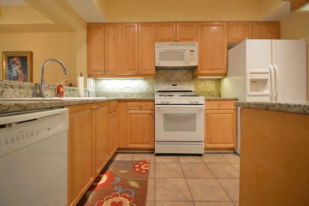 3636 Habersham Road Unit 2203, Atlanta, Georgia 30305, 2 Bedrooms Bedrooms, ,2 BathroomsBathrooms,Residential,Sold,3636 Habersham Road Unit 2203,5747739