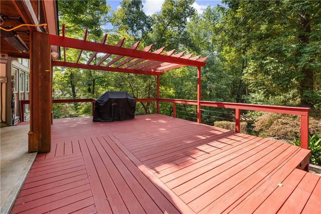 Oversized Deck with Sound Sysgtem, Heaters