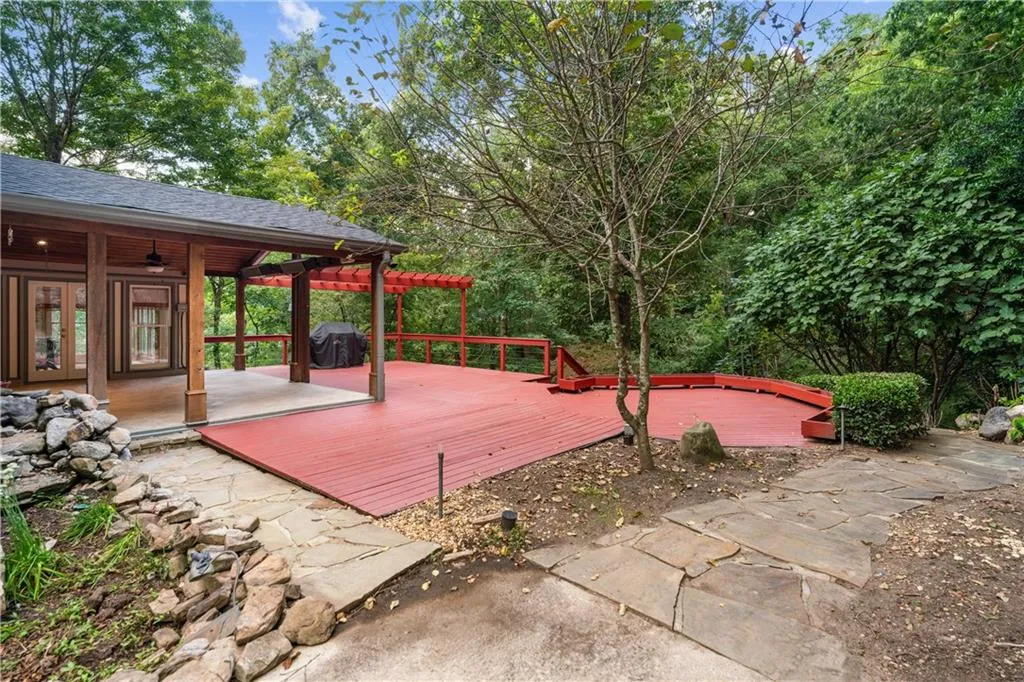 Private Decl wonderful for Year Round Outdoor Living