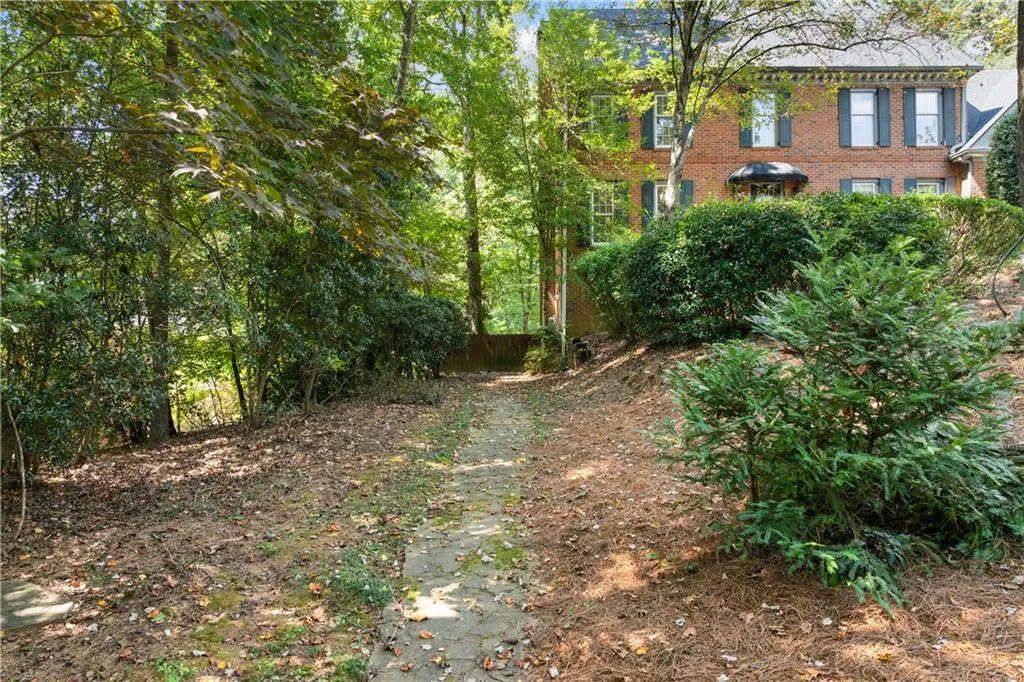 Beautifully Landscaped Front Yard