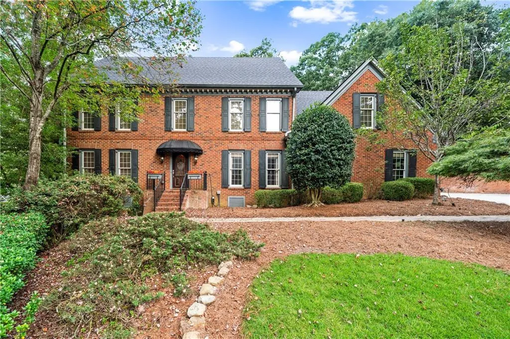 Lovely Landscaped Front Yard