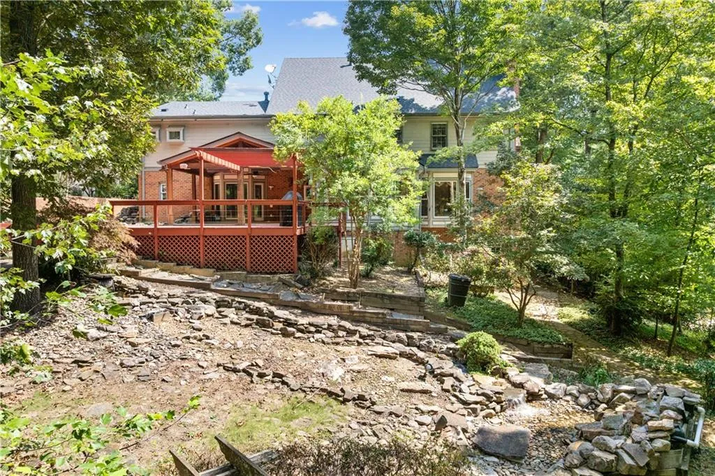 Lush, Green Park-like Back Yard
