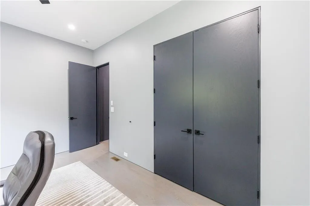 office with en-suite bath