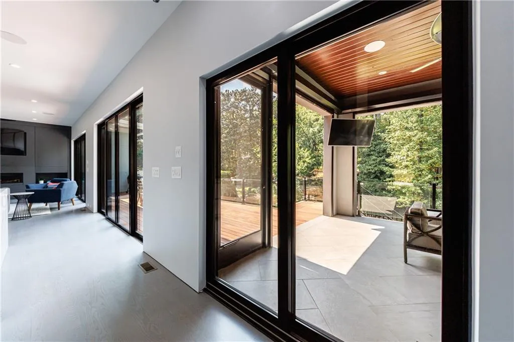 4036 Statewood Road Ne, Atlanta, Georgia 30342, 5 Bedrooms Bedrooms, ,6 BathroomsBathrooms,Residential,For Sale,4036 Statewood Road Ne,7646592