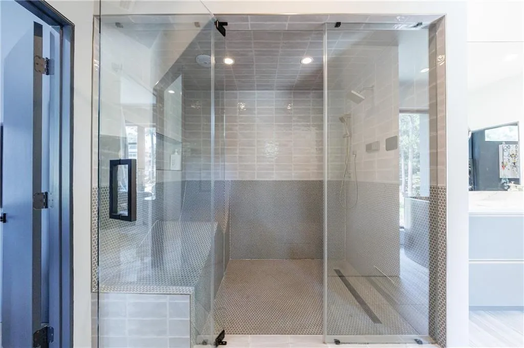 4036 Statewood Road Ne, Atlanta, Georgia 30342, 5 Bedrooms Bedrooms, ,6 BathroomsBathrooms,Residential,For Sale,4036 Statewood Road Ne,7646592