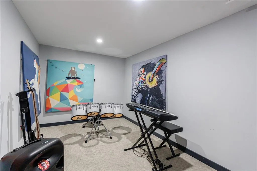4036 Statewood Road Ne, Atlanta, Georgia 30342, 5 Bedrooms Bedrooms, ,6 BathroomsBathrooms,Residential,For Sale,4036 Statewood Road Ne,7646592