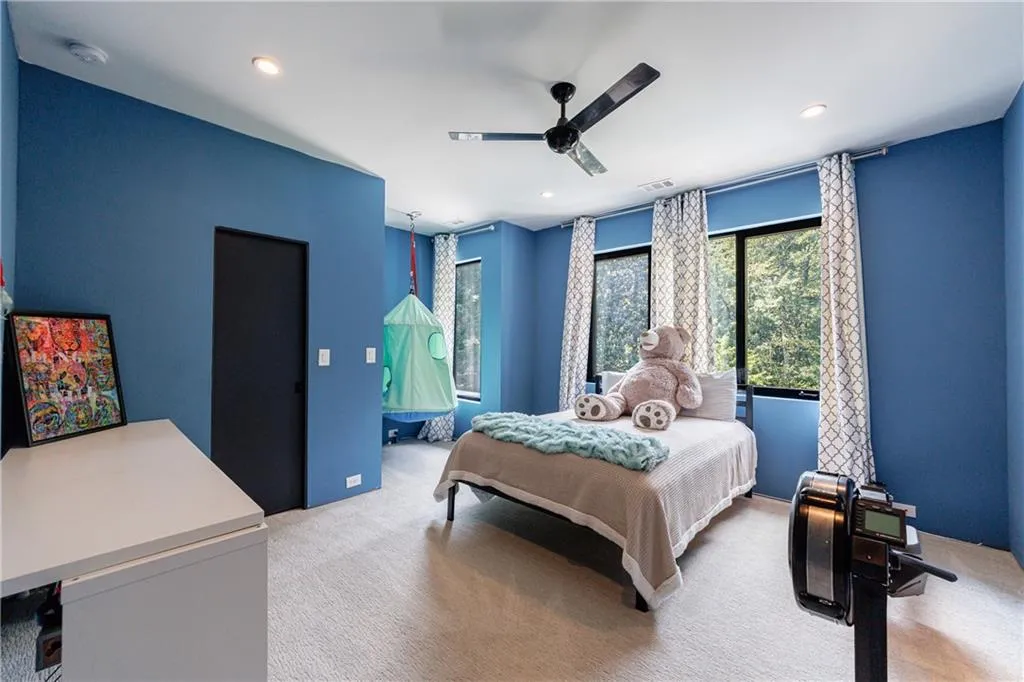 guest bedroom on main