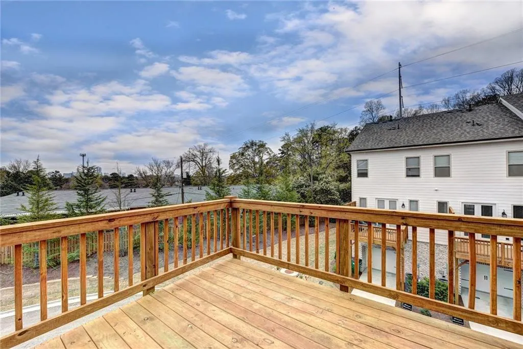 4321 Parkside Place, Atlanta, Georgia 30342, 2 Bedrooms Bedrooms, ,2 BathroomsBathrooms,Residential,Sold,4321 Parkside Place,6536304