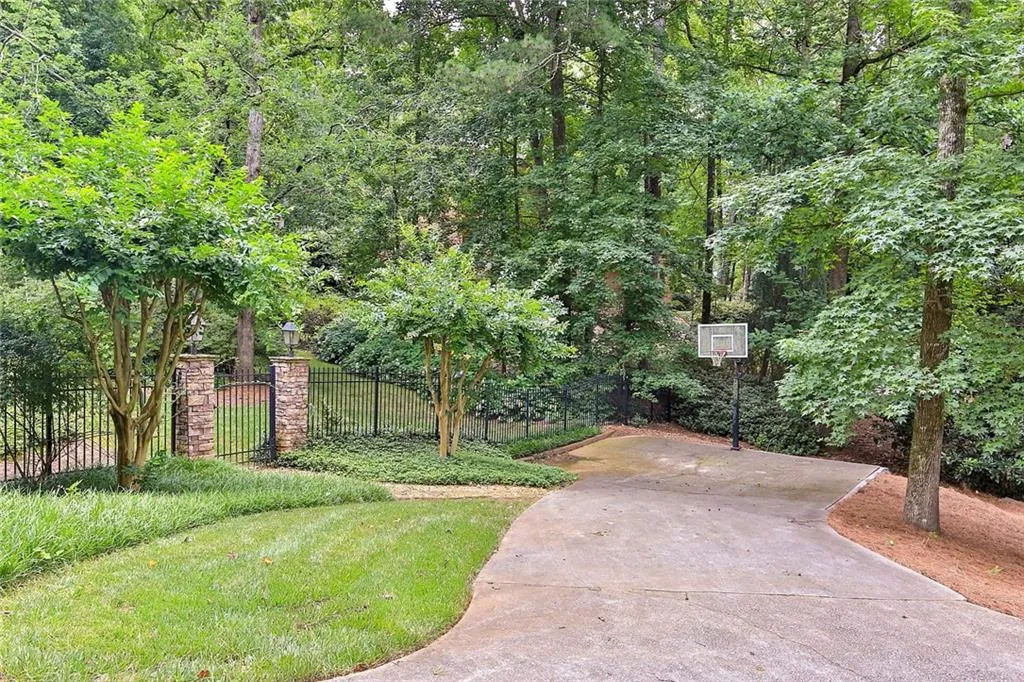 2670 Spalding Drive, Sandy Springs, Georgia 30350, 4 Bedrooms Bedrooms, ,3 BathroomsBathrooms,Residential,Sold,2670 Spalding Drive,6577360