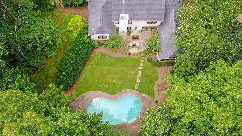 2670 Spalding Drive, Sandy Springs, Georgia 30350, 4 Bedrooms Bedrooms, ,3 BathroomsBathrooms,Residential,Sold,2670 Spalding Drive,6577360