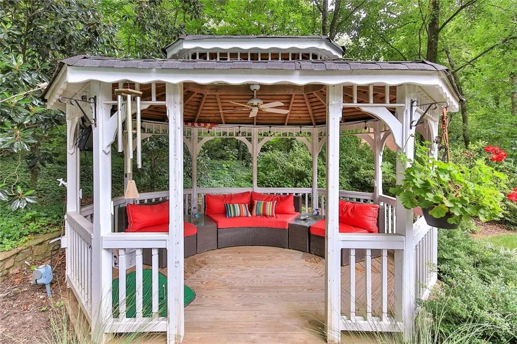 2670 Spalding Drive, Sandy Springs, Georgia 30350, 4 Bedrooms Bedrooms, ,3 BathroomsBathrooms,Residential,Sold,2670 Spalding Drive,6577360