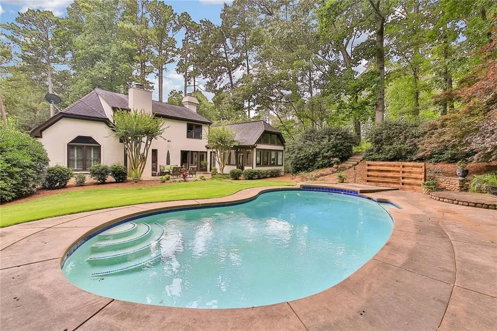 2670 Spalding Drive, Sandy Springs, Georgia 30350, 4 Bedrooms Bedrooms, ,3 BathroomsBathrooms,Residential,Sold,2670 Spalding Drive,6577360