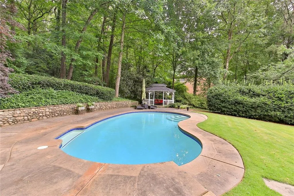 2670 Spalding Drive, Sandy Springs, Georgia 30350, 4 Bedrooms Bedrooms, ,3 BathroomsBathrooms,Residential,Sold,2670 Spalding Drive,6577360
