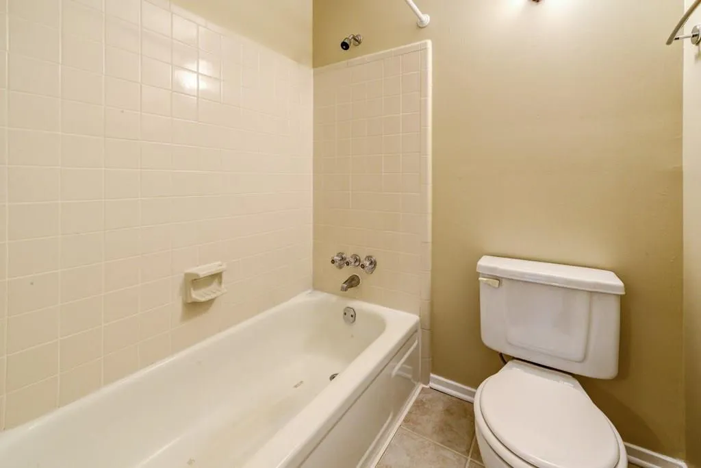 6800 Glenridge Drive Unit 6820 I, Atlanta, Georgia 30328, 2 Bedrooms Bedrooms, ,2 BathroomsBathrooms,Residential,Sold,6800 Glenridge Drive Unit 6820 I,5633106