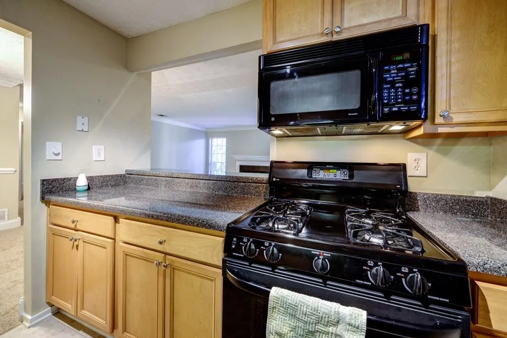 6800 Glenridge Drive Unit 6820 I, Atlanta, Georgia 30328, 2 Bedrooms Bedrooms, ,2 BathroomsBathrooms,Residential,Sold,6800 Glenridge Drive Unit 6820 I,5633106