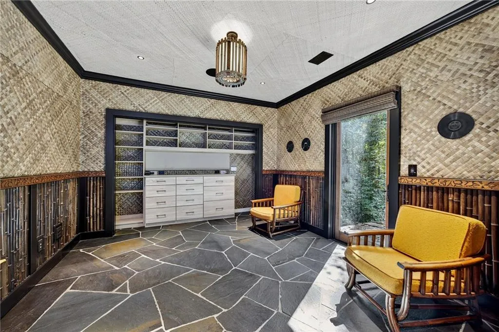 585 Amberidge Trail, Atlanta, Georgia 30328, 6 Bedrooms Bedrooms, ,5 BathroomsBathrooms,Residential,For Sale,585 Amberidge Trail,7663088