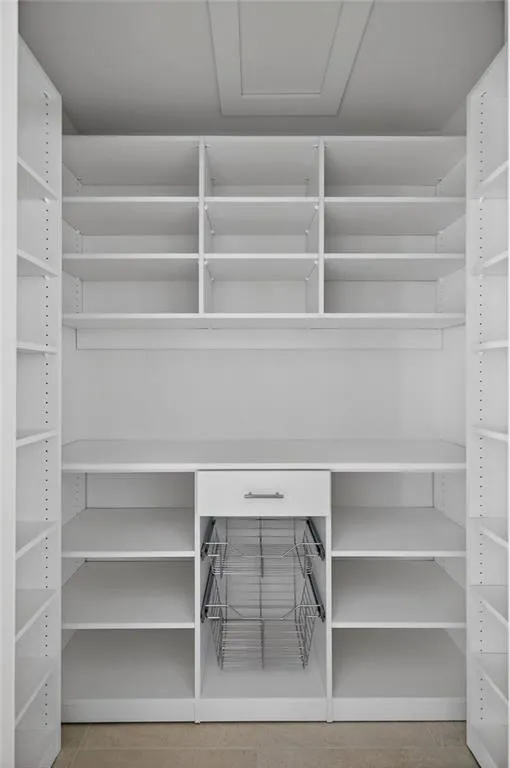 585 Amberidge Trail, Atlanta, Georgia 30328, 6 Bedrooms Bedrooms, ,5 BathroomsBathrooms,Residential,For Sale,585 Amberidge Trail,7663088