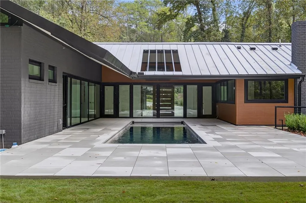 585 Amberidge Trail, Atlanta, Georgia 30328, 6 Bedrooms Bedrooms, ,5 BathroomsBathrooms,Residential,For Sale,585 Amberidge Trail,7663088