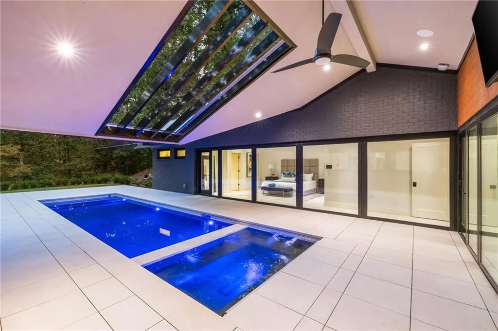 585 Amberidge Trail, Atlanta, Georgia 30328, 6 Bedrooms Bedrooms, ,5 BathroomsBathrooms,Residential,For Sale,585 Amberidge Trail,7663088