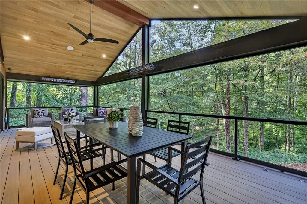 585 Amberidge Trail, Atlanta, Georgia 30328, 6 Bedrooms Bedrooms, ,5 BathroomsBathrooms,Residential,For Sale,585 Amberidge Trail,7663088