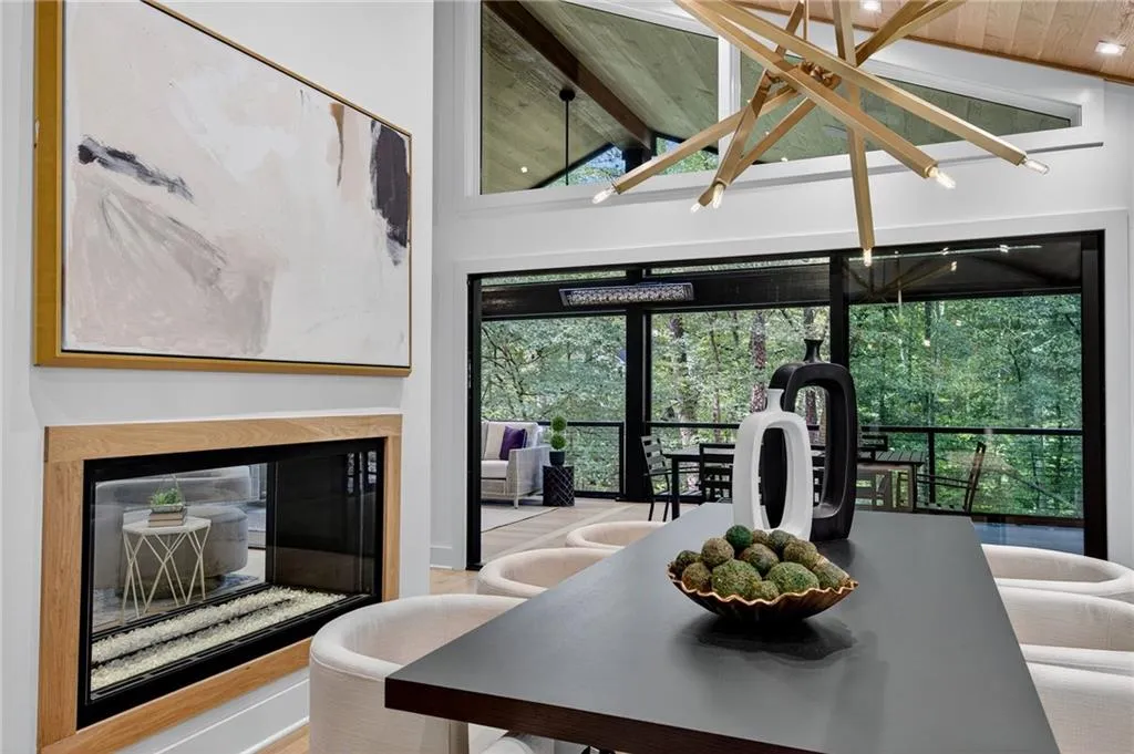 585 Amberidge Trail, Atlanta, Georgia 30328, 6 Bedrooms Bedrooms, ,5 BathroomsBathrooms,Residential,For Sale,585 Amberidge Trail,7663088