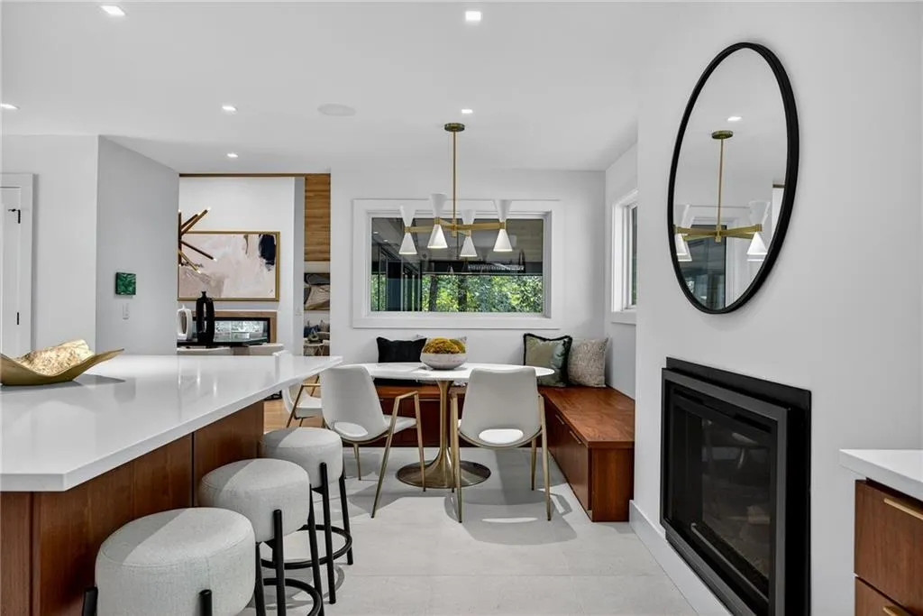 585 Amberidge Trail, Atlanta, Georgia 30328, 6 Bedrooms Bedrooms, ,5 BathroomsBathrooms,Residential,For Sale,585 Amberidge Trail,7663088