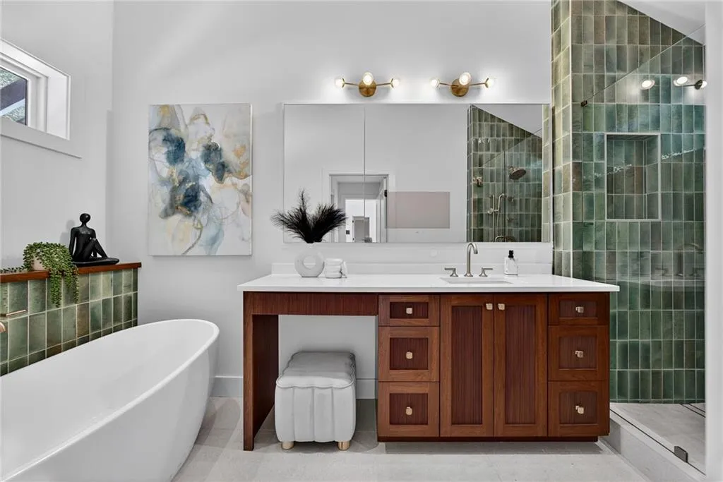 585 Amberidge Trail, Atlanta, Georgia 30328, 6 Bedrooms Bedrooms, ,5 BathroomsBathrooms,Residential,For Sale,585 Amberidge Trail,7663088