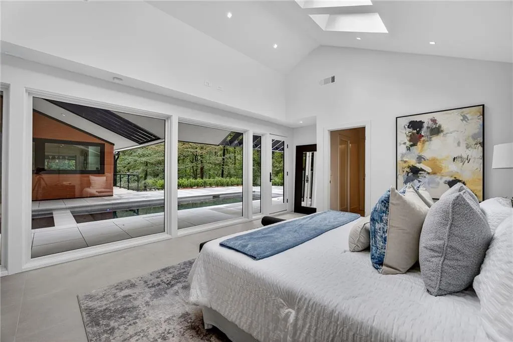 585 Amberidge Trail, Atlanta, Georgia 30328, 6 Bedrooms Bedrooms, ,5 BathroomsBathrooms,Residential,For Sale,585 Amberidge Trail,7663088