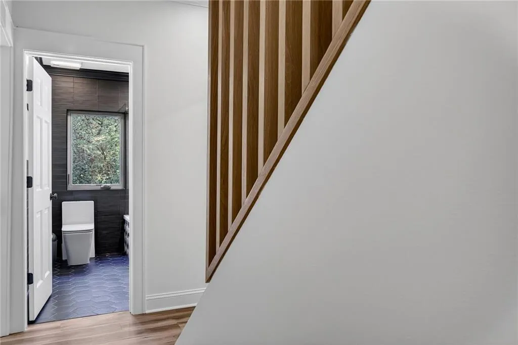 585 Amberidge Trail, Atlanta, Georgia 30328, 6 Bedrooms Bedrooms, ,5 BathroomsBathrooms,Residential,For Sale,585 Amberidge Trail,7663088