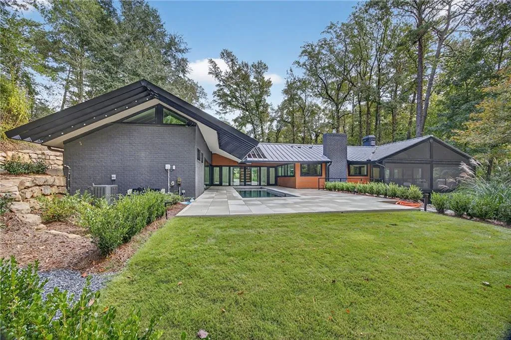585 Amberidge Trail, Atlanta, Georgia 30328, 6 Bedrooms Bedrooms, ,5 BathroomsBathrooms,Residential,For Sale,585 Amberidge Trail,7663088