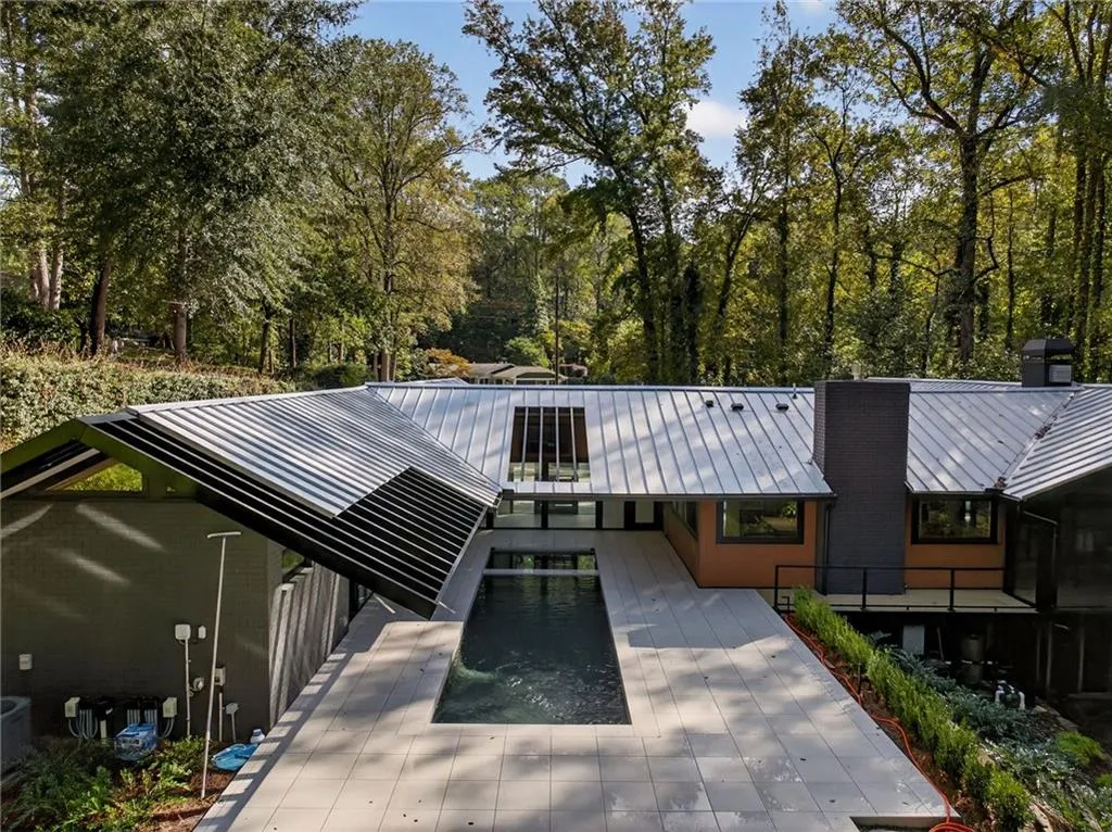 585 Amberidge Trail, Atlanta, Georgia 30328, 6 Bedrooms Bedrooms, ,5 BathroomsBathrooms,Residential,For Sale,585 Amberidge Trail,7663088