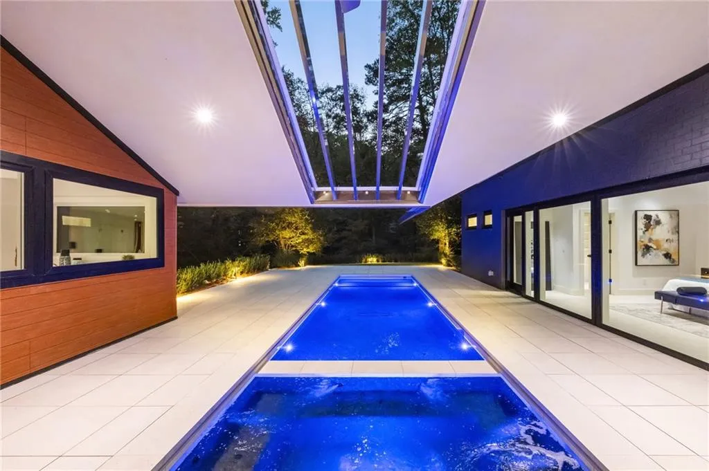 585 Amberidge Trail, Atlanta, Georgia 30328, 6 Bedrooms Bedrooms, ,5 BathroomsBathrooms,Residential,For Sale,585 Amberidge Trail,7663088