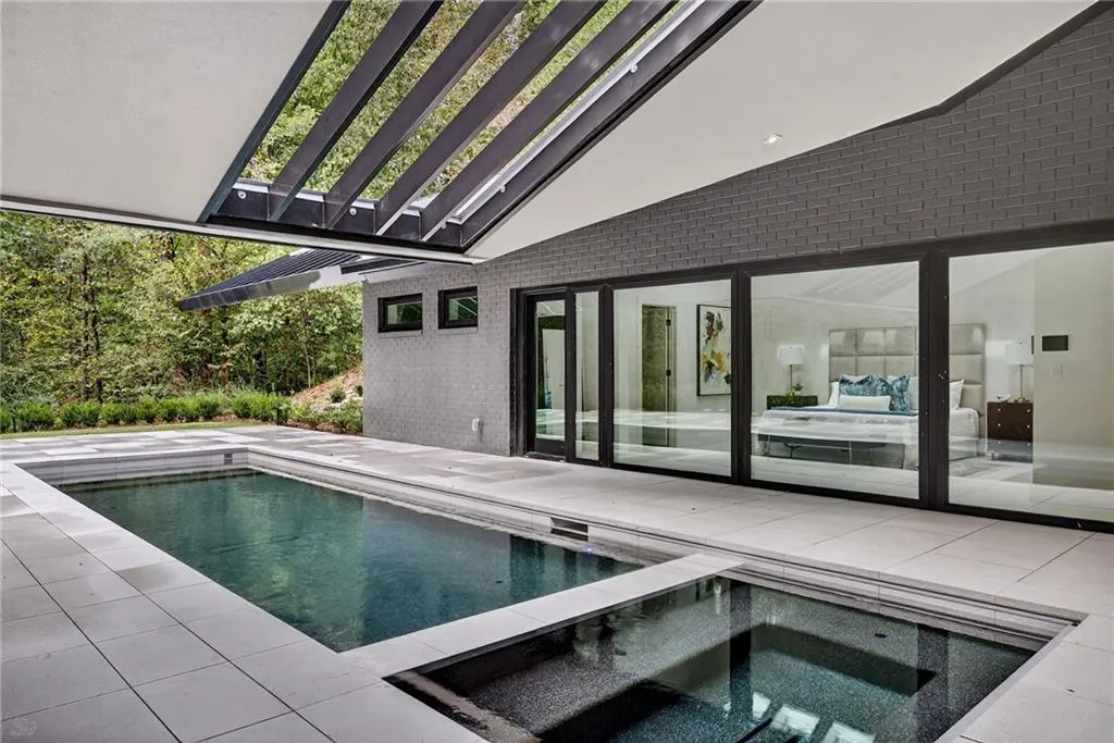 585 Amberidge Trail, Atlanta, Georgia 30328, 6 Bedrooms Bedrooms, ,5 BathroomsBathrooms,Residential,For Sale,585 Amberidge Trail,7663088