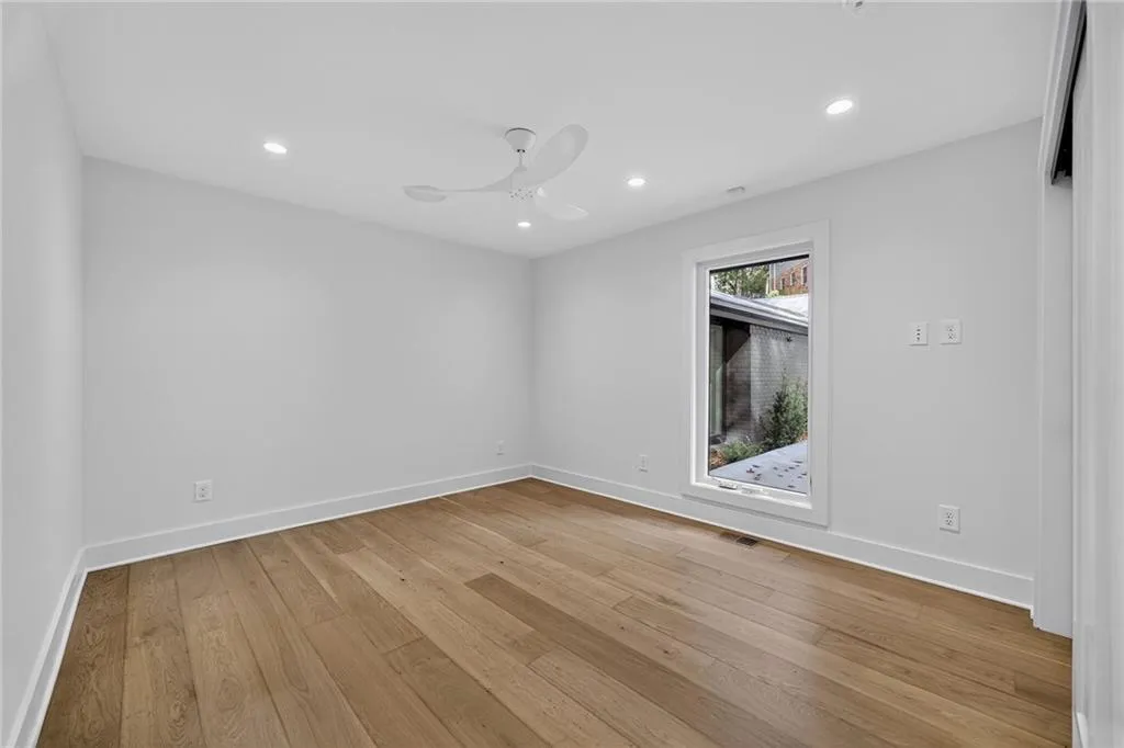 585 Amberidge Trail, Atlanta, Georgia 30328, 6 Bedrooms Bedrooms, ,5 BathroomsBathrooms,Residential,For Sale,585 Amberidge Trail,7663088