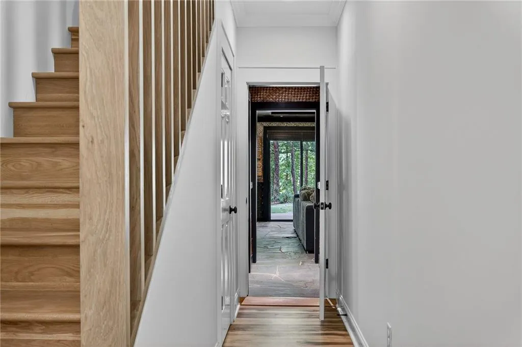 585 Amberidge Trail, Atlanta, Georgia 30328, 6 Bedrooms Bedrooms, ,5 BathroomsBathrooms,Residential,For Sale,585 Amberidge Trail,7663088