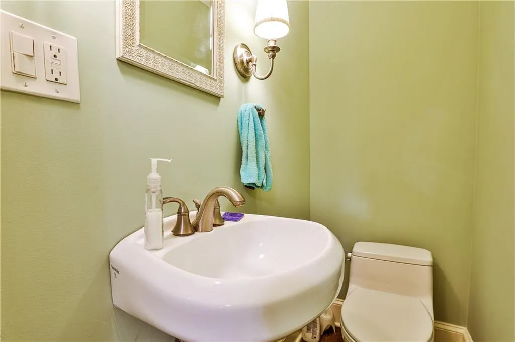50 Rumson Way Ne, Atlanta, Georgia 30305, 4 Bedrooms Bedrooms, ,2 BathroomsBathrooms,Residential,For Sale,50 Rumson Way Ne,7569835