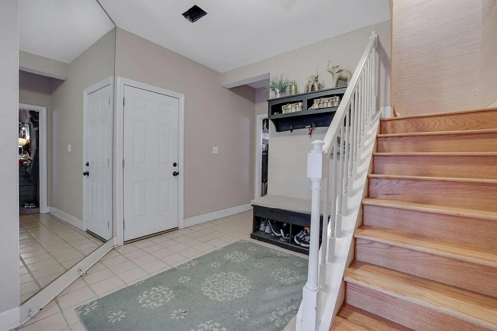 245 Dunwoody Creek Circle, Sandy Springs, Georgia 30350, 2 Bedrooms Bedrooms, ,2 BathroomsBathrooms,Residential,Sold,245 Dunwoody Creek Circle,7136952