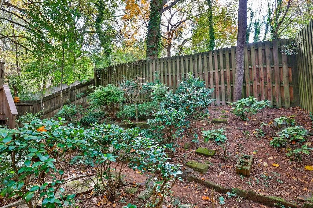 245 Dunwoody Creek Circle, Sandy Springs, Georgia 30350, 2 Bedrooms Bedrooms, ,2 BathroomsBathrooms,Residential,Sold,245 Dunwoody Creek Circle,7136952