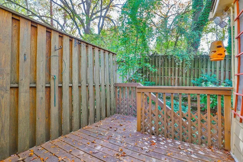 245 Dunwoody Creek Circle, Sandy Springs, Georgia 30350, 2 Bedrooms Bedrooms, ,2 BathroomsBathrooms,Residential,Sold,245 Dunwoody Creek Circle,7136952