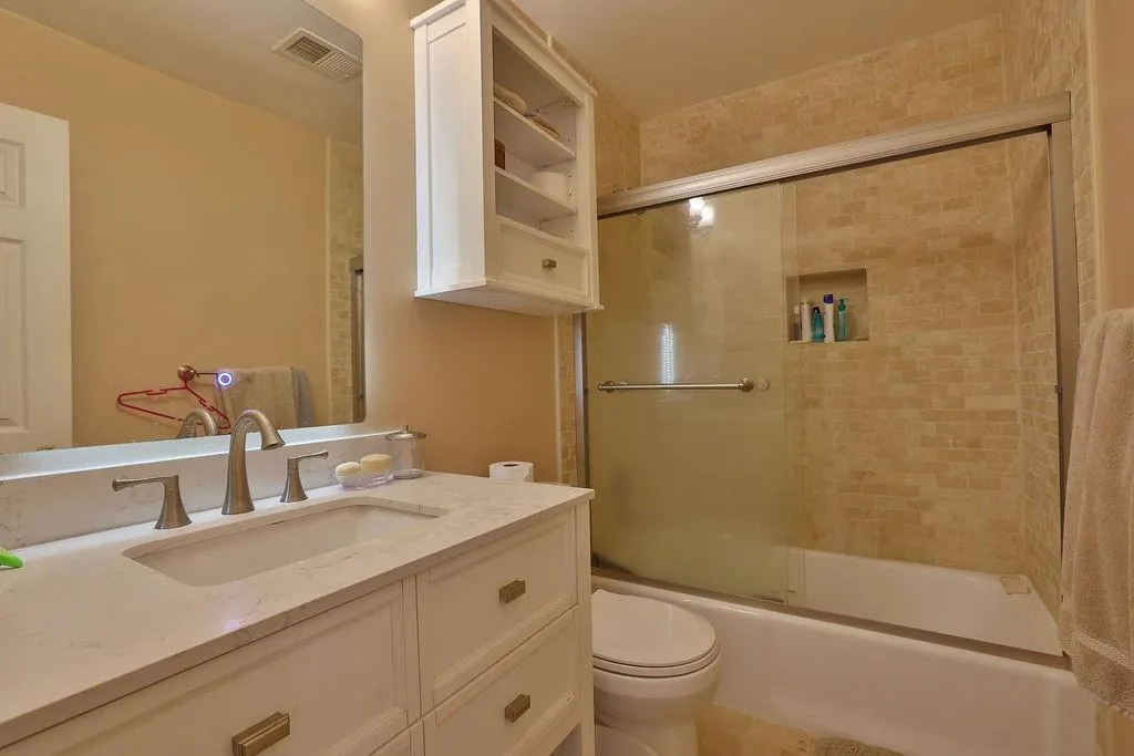 245 Dunwoody Creek Circle, Sandy Springs, Georgia 30350, 2 Bedrooms Bedrooms, ,2 BathroomsBathrooms,Residential,Sold,245 Dunwoody Creek Circle,7136952