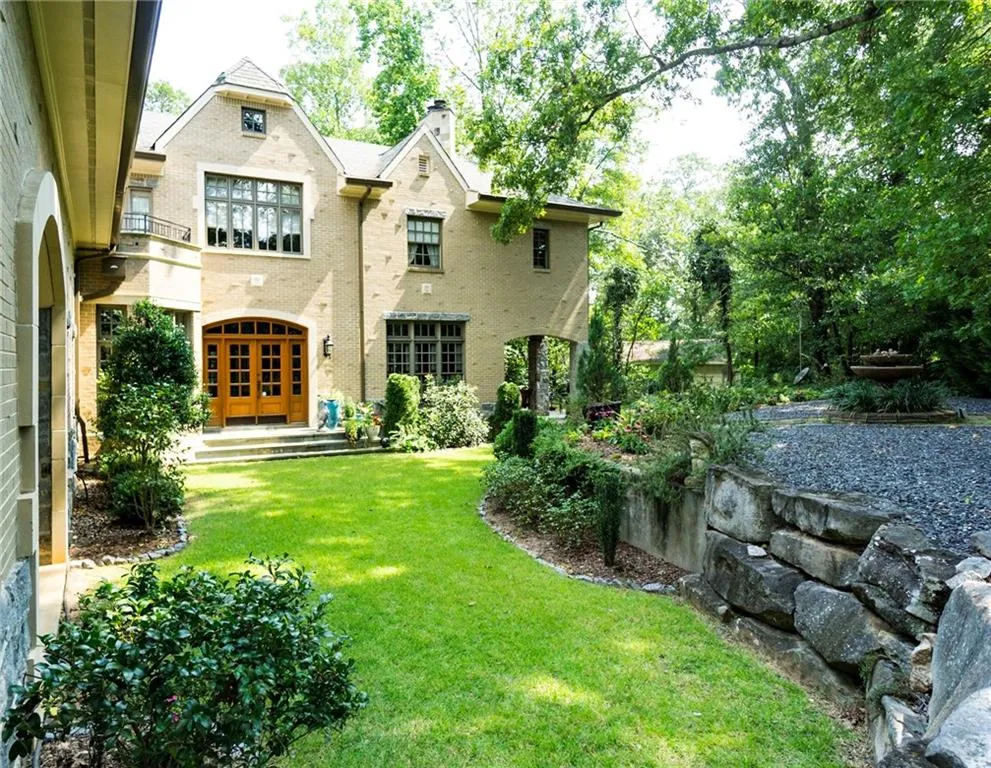 314 Brentwood Drive Ne, Atlanta, Georgia 30305, 5 Bedrooms Bedrooms, ,5 BathroomsBathrooms,Residential,Sold,314 Brentwood Drive Ne,5908064