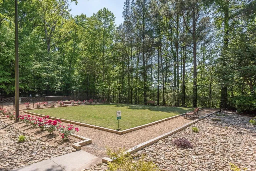 300 Bainbridge Drive, Sandy Springs, Georgia 30327, 2 Bedrooms Bedrooms, ,2 BathroomsBathrooms,Residential,Sold,300 Bainbridge Drive,6796258