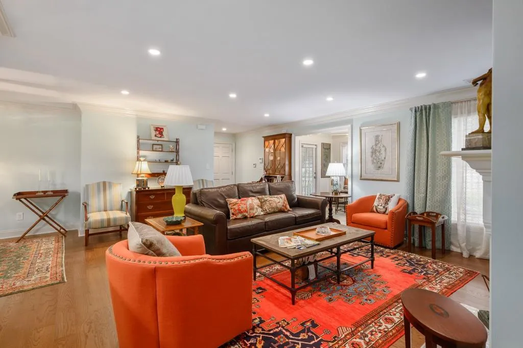 300 Bainbridge Drive, Sandy Springs, Georgia 30327, 2 Bedrooms Bedrooms, ,2 BathroomsBathrooms,Residential,Sold,300 Bainbridge Drive,6796258