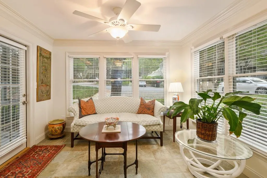 300 Bainbridge Drive, Sandy Springs, Georgia 30327, 2 Bedrooms Bedrooms, ,2 BathroomsBathrooms,Residential,Sold,300 Bainbridge Drive,6796258