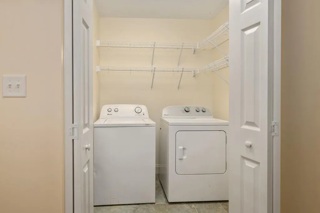 300 Bainbridge Drive, Sandy Springs, Georgia 30327, 2 Bedrooms Bedrooms, ,2 BathroomsBathrooms,Residential,Sold,300 Bainbridge Drive,6796258