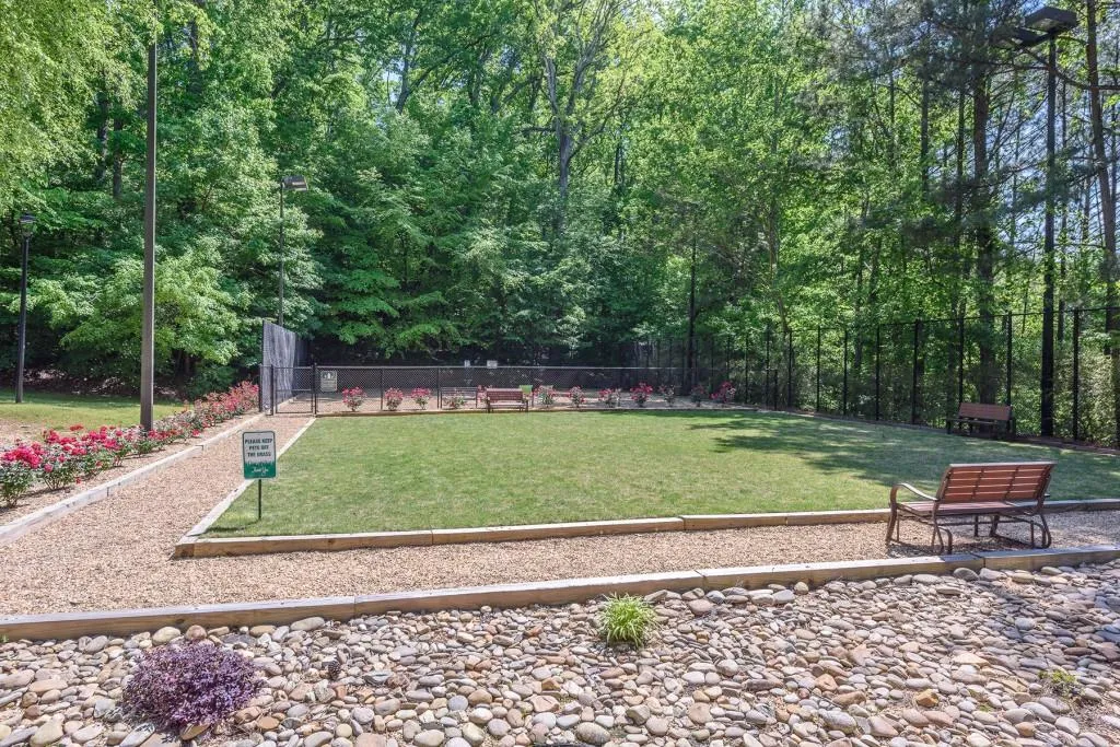 300 Bainbridge Drive, Sandy Springs, Georgia 30327, 2 Bedrooms Bedrooms, ,2 BathroomsBathrooms,Residential,Sold,300 Bainbridge Drive,6796258