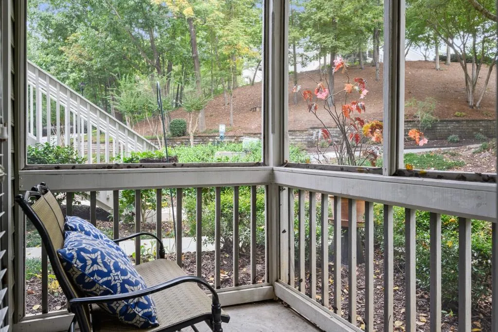 300 Bainbridge Drive, Sandy Springs, Georgia 30327, 2 Bedrooms Bedrooms, ,2 BathroomsBathrooms,Residential,Sold,300 Bainbridge Drive,6796258