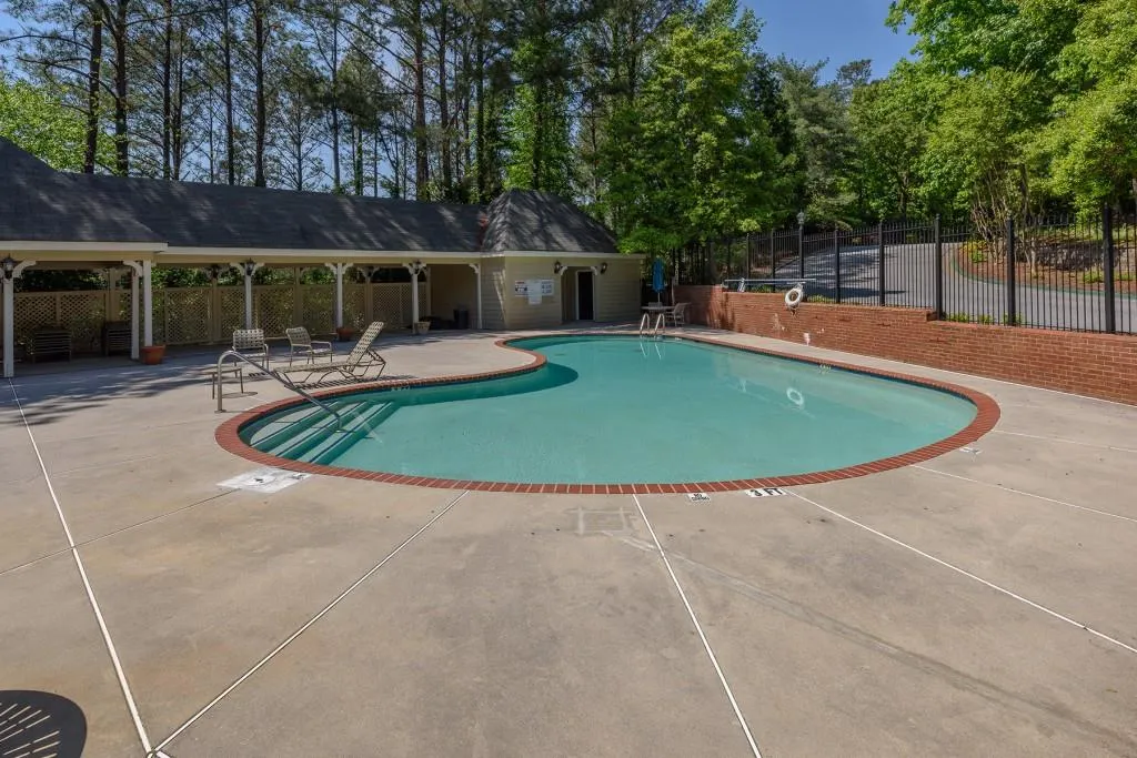 300 Bainbridge Drive, Sandy Springs, Georgia 30327, 2 Bedrooms Bedrooms, ,2 BathroomsBathrooms,Residential,Sold,300 Bainbridge Drive,6796258