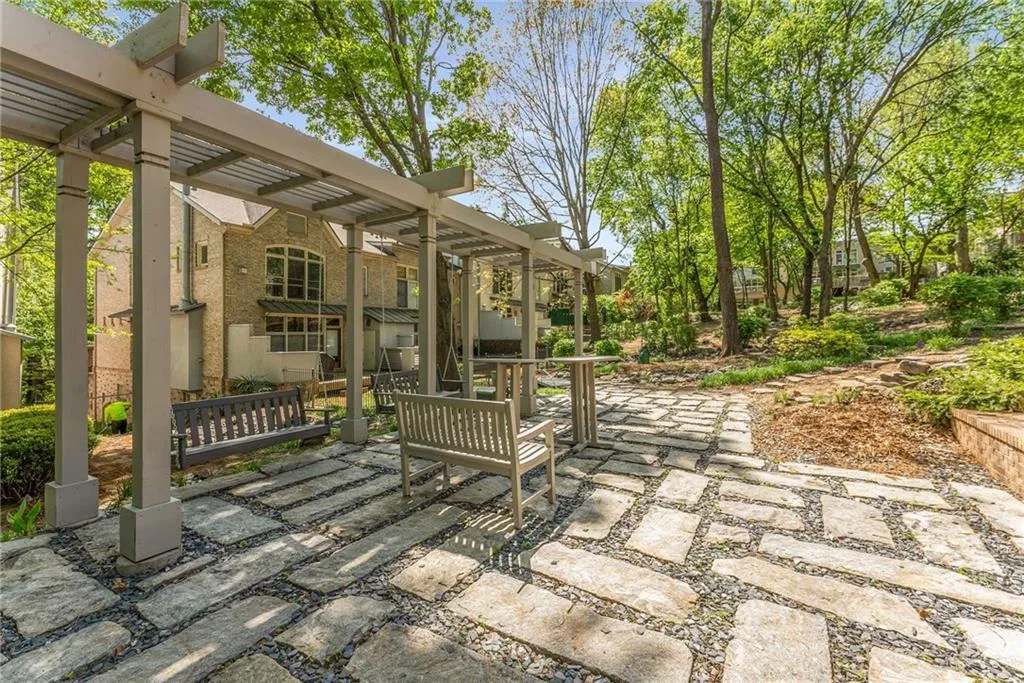 1290 Fernwood Circle Ne, Brookhaven, Georgia 30319, 3 Bedrooms Bedrooms, ,3 BathroomsBathrooms,Residential,For Sale,1290 Fernwood Circle Ne,7563767